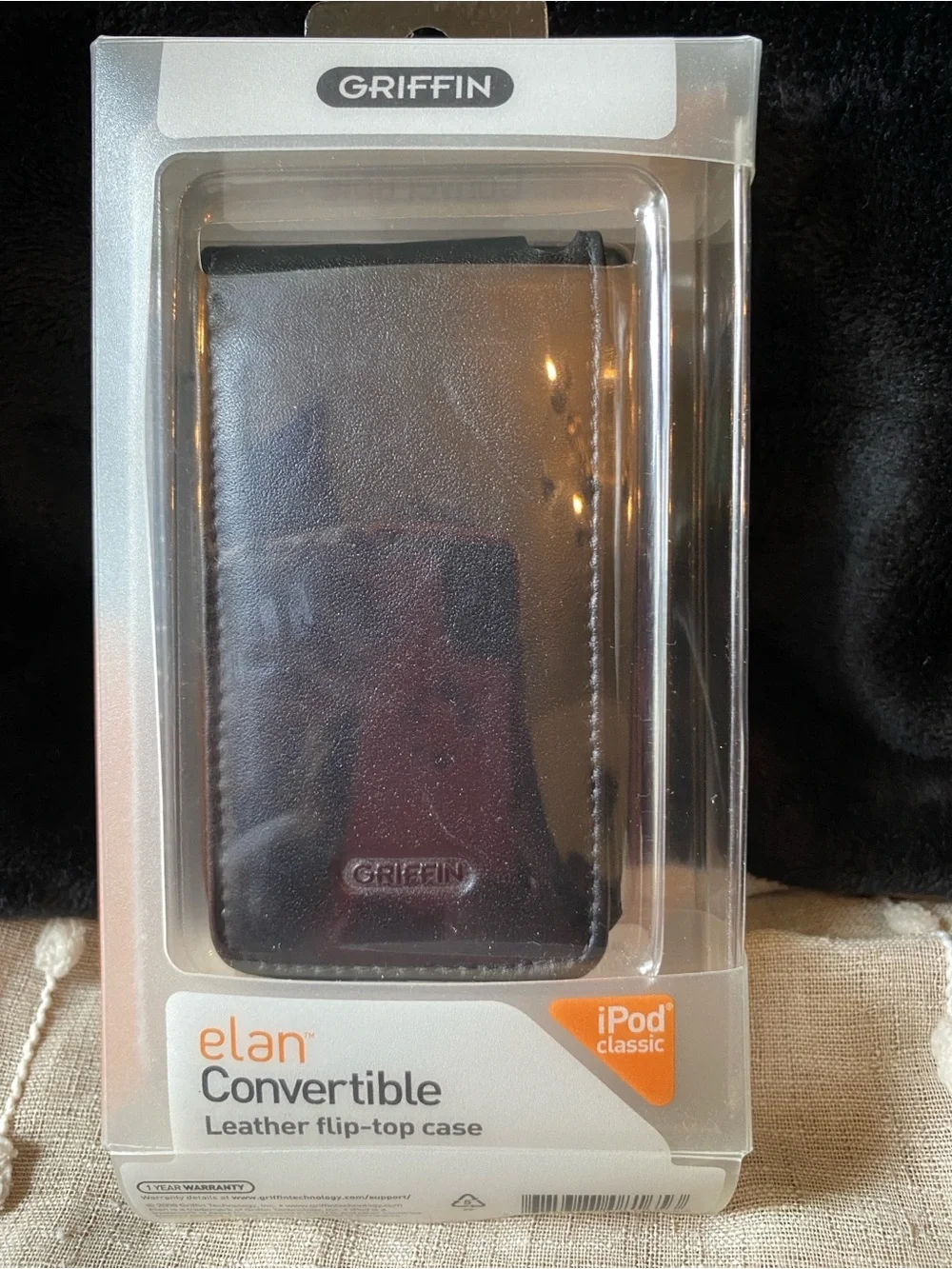 Elan Convertible Leather Flip-Top Case - for iPod Classic